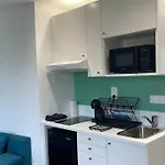 Yokohama, Duplex Avec Jardin